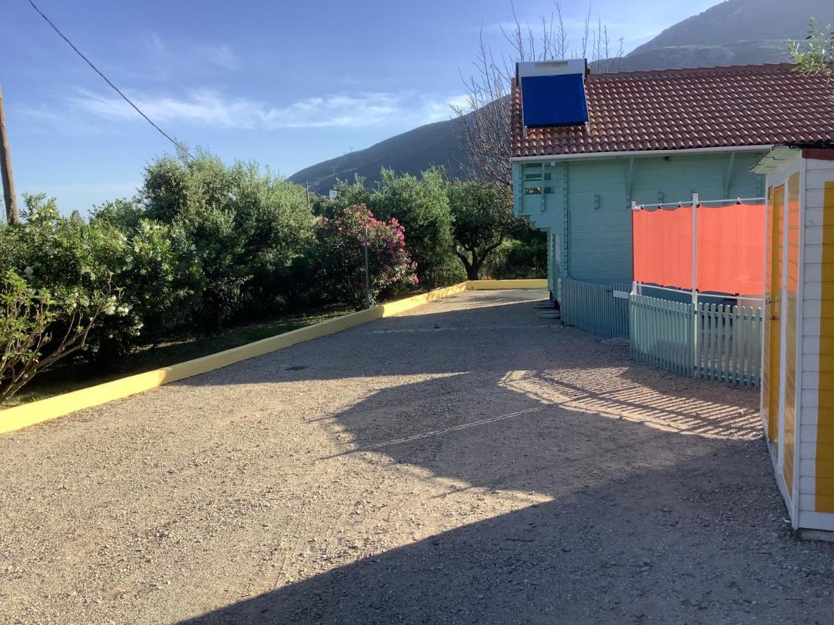 The Cabin, Kyparissia Luaran gambar