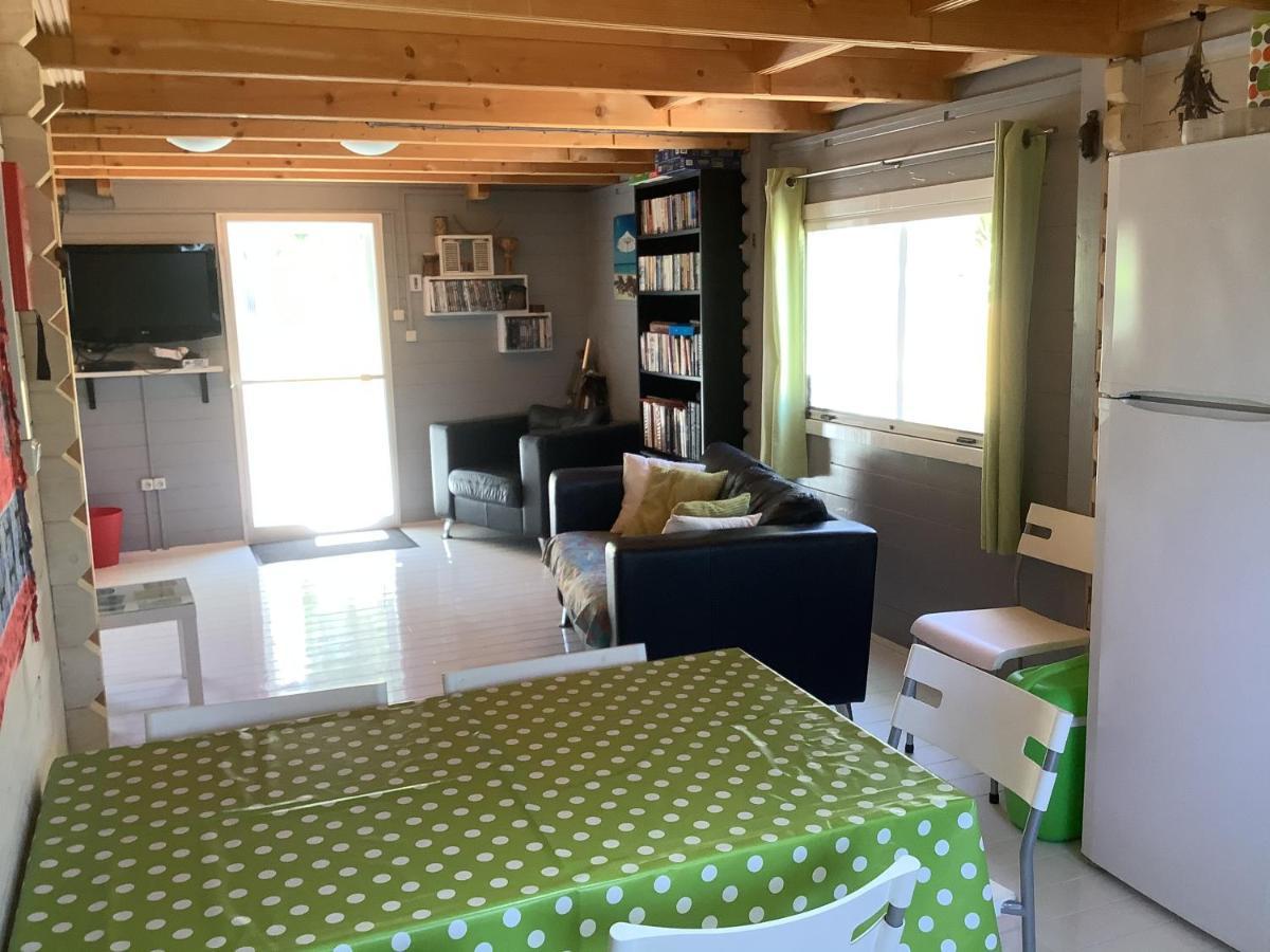 The Cabin, Kyparissia Luaran gambar