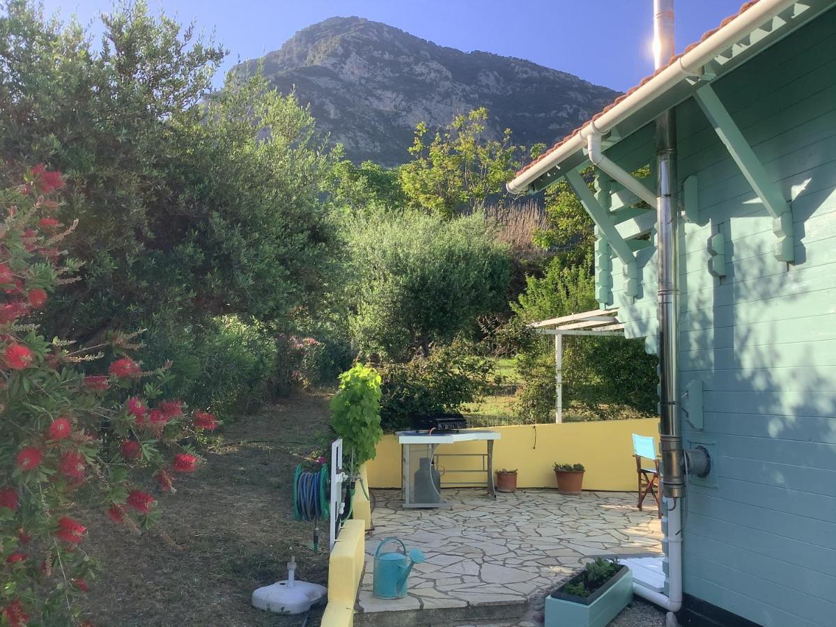 The Cabin, Kyparissia Luaran gambar